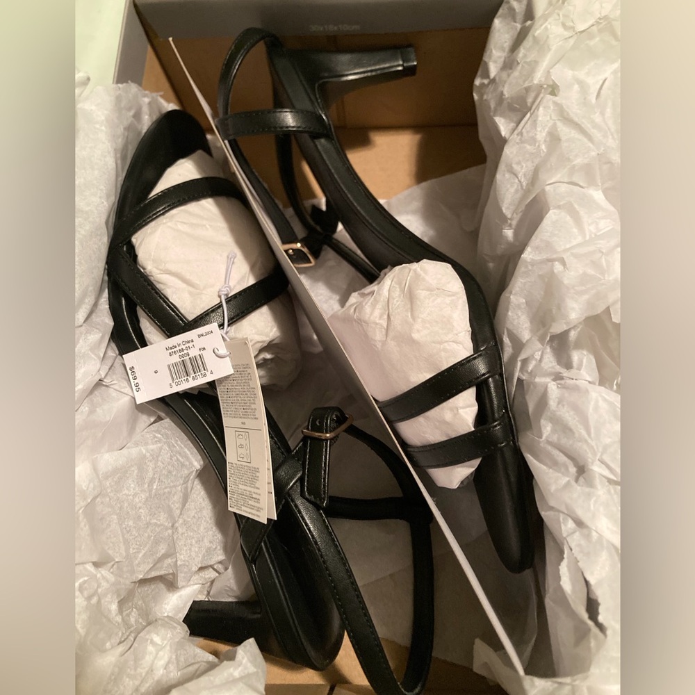 GAP Strappy Heels - Picture 6 of 7